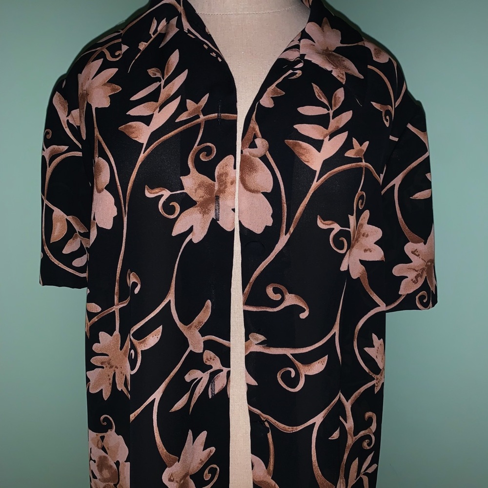black floral short sleeve blouse